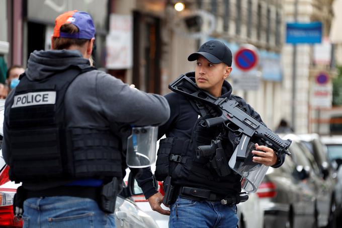 Župan Nice Christian Estrosi je na Twitterju zapisal, da "vse kaže na to, da se je v baziliki Notre-Dame zgodil teroristični napad". | Foto: Reuters