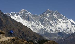 Maj - mesec izzivov in rekordov na Mount Everestu