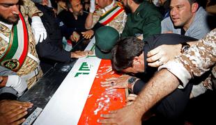 Posmrtne ostanke ubitega generala predali Iranu #video