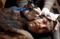 Tako je videti brutalno tetoviranje #video