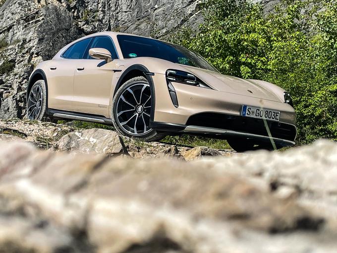 Porsche je podvojil prodajo taycana, ki je prepričal že 41 tisoč kupcev. | Foto: Gašper Pirman