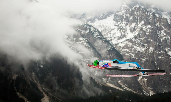 Bo tudi v petek poskrbel za slovensko daljavo dneva? 238 metrov je v četrtek poletel le še Jurij Tepeš. | Foto: Žiga Zupan/Sportida