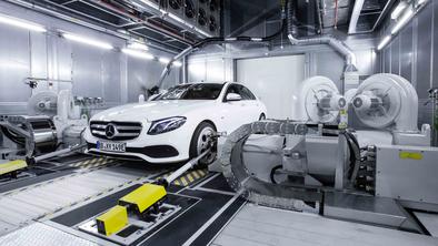 Kaj se skriva v 600 milijonov evrov vredni Mercedesovi zgradbi #foto #video