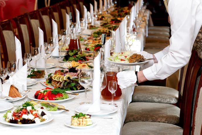 Večerja | Pristojni francoski organi, ki so v petek dogodek potrdili, niso navedli, kaj je bilo na jedilniku na večerji, ki je potekala prejšnji teden. | Foto Shutterstock