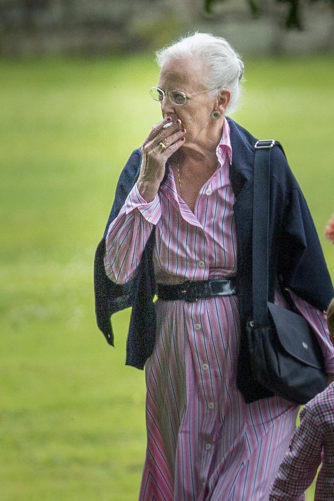Danska kraljica Margrethe II. je kadila od svojega 17. leta. | Foto: Guliverimage