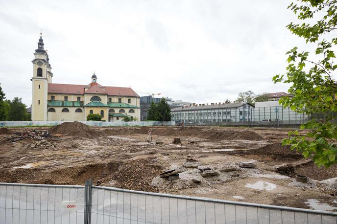 Gradnja medicinske fakultete v Ljubljani | Rušilna dela so že končana.  | Foto STA