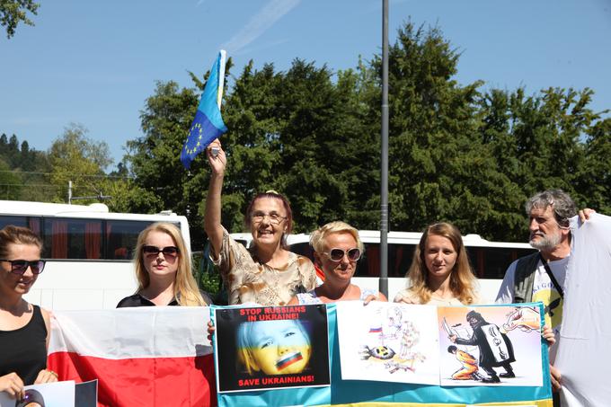 Protest Ukrajincev pred ruskim veleposlaništvom  v Ljubljani | Foto: STA ,