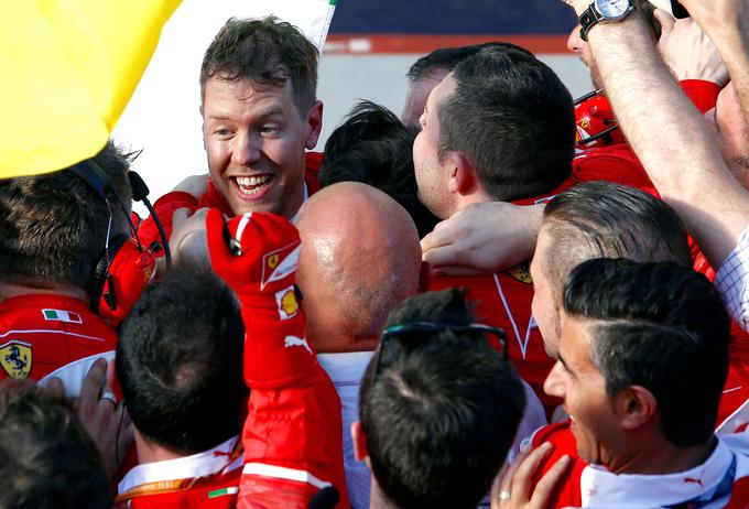 Sebastian Vettel se je veselil 43. zmage v formuli ena, prve po septembru 2015. | Foto: Reuters