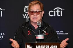 Elton John se po 50 letih poslavlja od koncertnih odrov #video