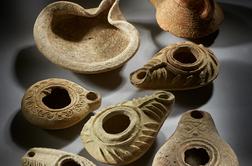 Arheološka zbirka predmetov iz obdobja štiri tisoč let pred Kristusom