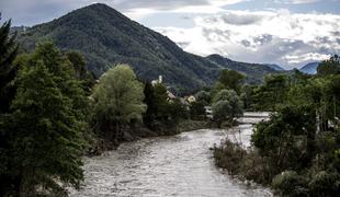 Slovenijo bodo zajele padavine, Arso svari pred naraščanjem rek in hudournikov