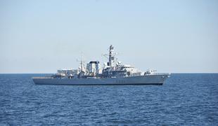 Velika Britanija v Perzijski zaliv pošilja še eno vojaško ladjo