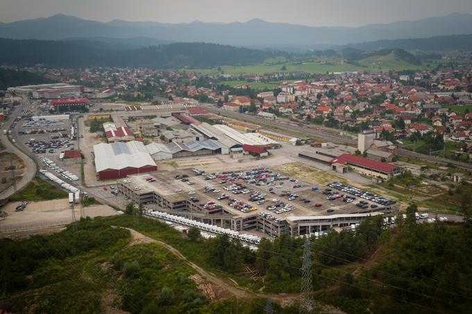 Miha Juhart odhaja zaradi nepravilnosti pri prodaji zemljišč DUTB v Logatcu. | Foto: STA ,