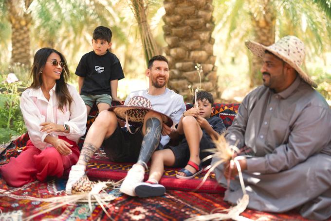 Turizem v Savdski Arabiji za velike denarje promovira Lionel Messi, ki sicer ni izbral igranja v tej državi. | Foto: Reuters