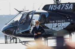 Tom Cruise na premiero prišel s helikopterjem, ki ga je pilotiral