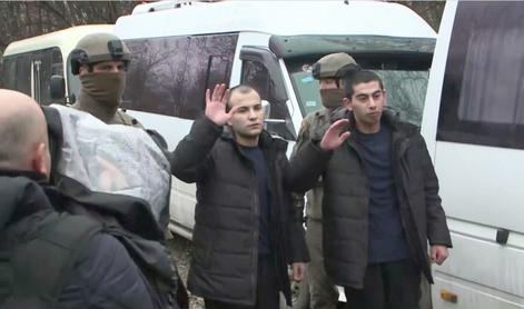 Armenija in Azerbajdžan prvič po ofenzivi izmenjala vojne ujetnike #video