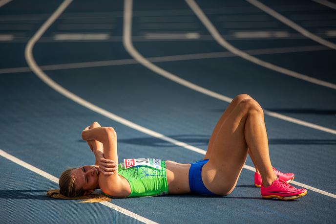 Anita Horvat | Anita Horvat je prišla do nove zmage v teku na 800 metrov, spet se je spustila pod dve minuti. | Foto Peter Kastelic/AZS