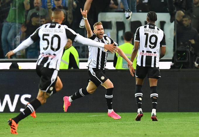 V dresu Udineseja je v nedavno končani sezoni zatresel tudi mreži Napolija in Interja. | Foto: Reuters