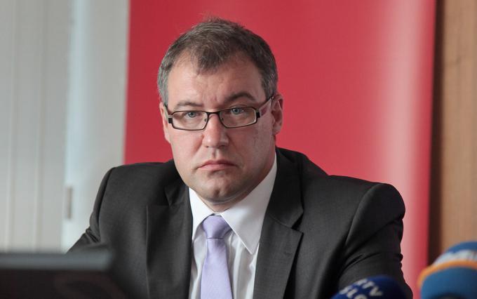 Aktualni prvi mož HSE Gorazd Skubin, izbranec SMC, je pomoč države v obliki dodatka na položnicah dobil že pol leta po imenovanju. | Foto: Simon Plestenjak