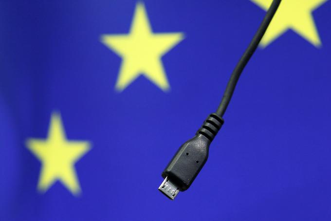 Eden od standardizacijskih uspehov Evropske unije je predpisovanje univerzalnega polnilnika, ki je obvezen za vse nove telefone v Uniji od leta 2011. | Foto: 