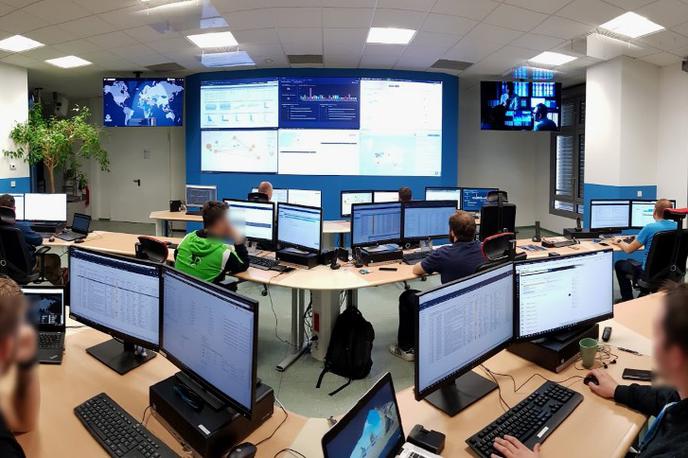 Telekom Slovenije zaznava vedno večje število kibernetskih napadov | V letošnjem avgustu so v Telekomu Slovenije s pomočjo storitve Varen splet, ki jo omogočajo zasebnim in poslovnim uporabnikom, preprečili več kot pol milijona kibernetskih napadov, največ do zdaj. | Foto Telekom Slovenija