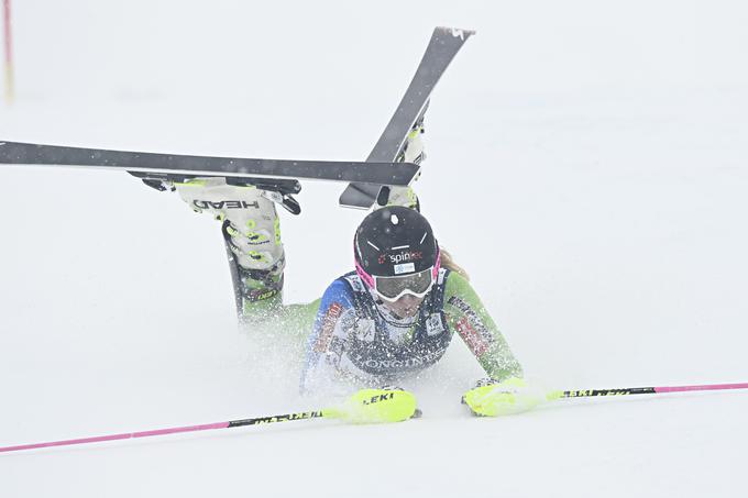 Tudi Ana Bucik je končala v snegu. | Foto: Guliverimage/Getty Images