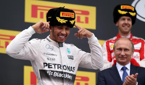 Hamilton naredil še en velik korak k naslovu prvaka