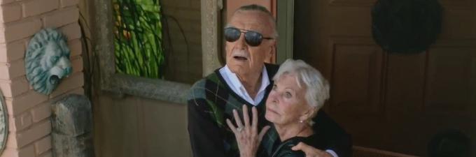 Stan Lee skupaj s svojo ženo Joan B. Lee na verandi zaskrbljeno opazuje vzlet jedrskega orožja, ki ga je izstrelil naslovni zlikovec Apokalipto. Joan je umrla lani, zakonca pa sta bila srečno poročena kar 69 let. • Film je na voljo v videoteki DKino.

 | Foto: 