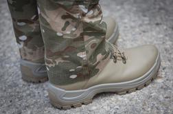 Alpina: Vojaški škornji so proizvedeni skladno z razpisnimi pogoji
