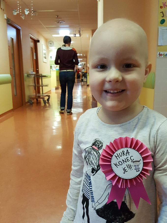 Junakinja Brina je danes stara osem let, bitko z rakom pa je dobila pred tremi leti.  | Foto: Junaki 3. nadstropja