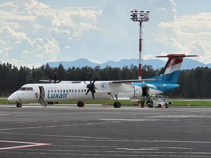 Letališči Luksemburg in Ljubljana bo (sprva) dvakrat na teden povezovalo letalo De Havilland Q400. | Foto: Srdjan Cvjetović