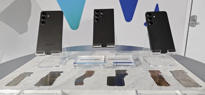 Ena letošnjih novosti letošnje serije pametnih telefonov serije Samsung Galaxy S je tudi izboljšano hlajenje z večjimi hladilnimi površinami pri vseh treh modelih. Na sliki je prikazana primerjava z lansko serijo S23 za vse tri modele.  | Foto: Srdjan Cvjetović