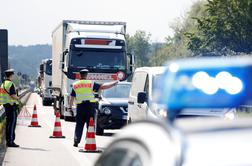 V Nemčiji tovornjak trčil v avtobus, poln otrok