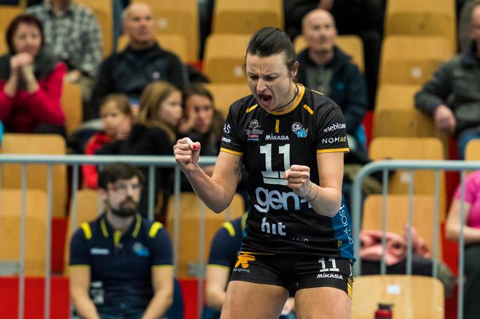 GEN-I Volley | Kapetanka GEN-I Volleyja Tina Lipicer Samec proti Ankaranu zaradi bolezni ni bila v kadru ekipe. | Foto Tine Strosar