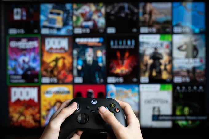 Naročniški model Game Pass oziroma Xbox Game Pass je za Microsoft postal izredno pomemben, saj ustvari že okrog petino celotnih prihodkov blagovne znamke Xbox.  | Foto: Shutterstock