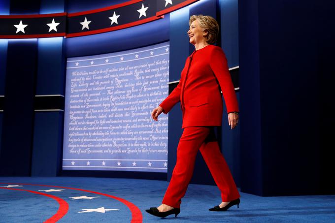 Hillary je samozavestno prišla na oder. | Foto: Reuters