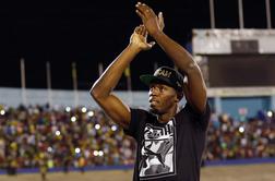 Usain Bolt se je poslovil ob ognjemetu in družbi največjih #video