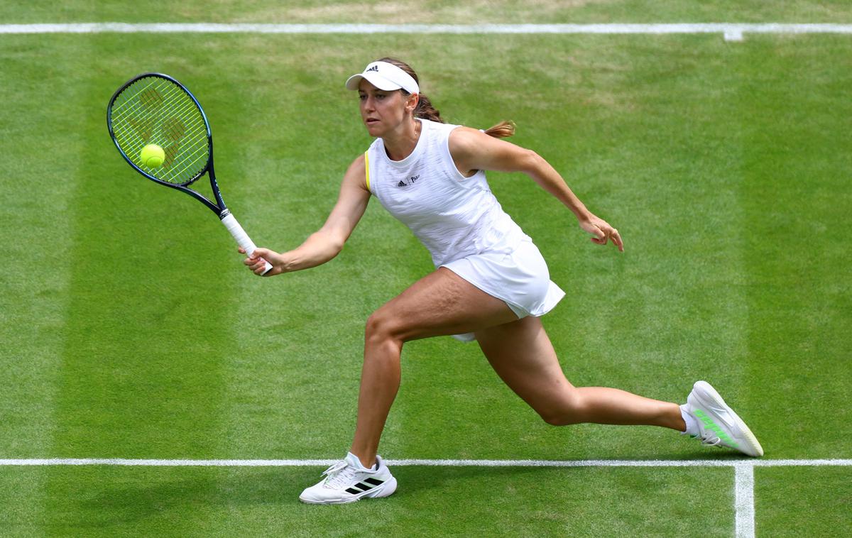 Kaja Juvan Heather Watson Wimbledon | Kaja Juvan je na WTA lestvici pridobila dve mesti. | Foto Reuters