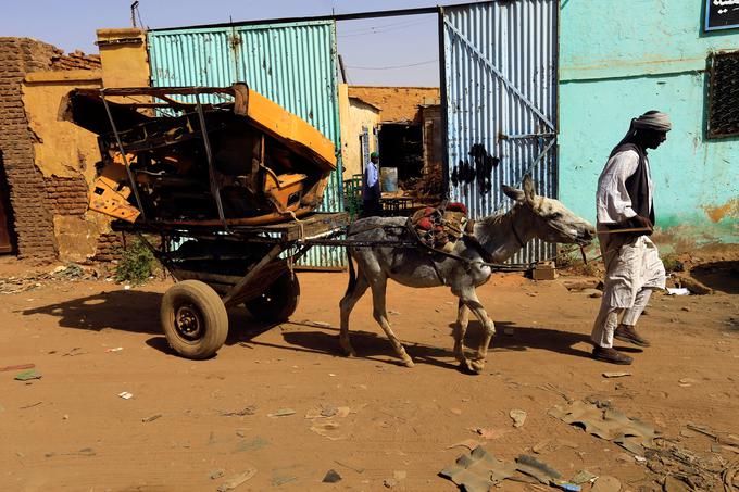 Tudi Sudan je ena od najrevnejših držav na svetu. V državi, ki se je leta 1993 razglasila za islamsko državo, velja šeriatsko pravo. | Foto: Reuters