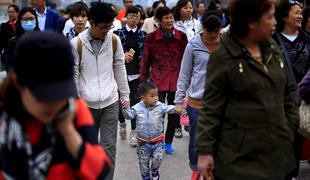 Kitajska želi s politiko dveh otrok priti do 30 milijonov novih delavcev