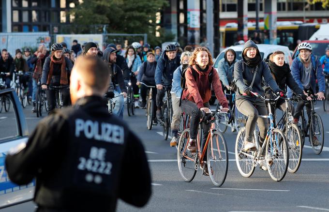 Vožnja kolesarskih aktivistov v Berlinu. | Foto: Reuters