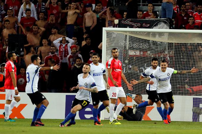 Ko je hrvaški reprezentant Marcelo Brozović v prvem polčasu zadel za vodstvo Interja z 2:0, se je Milančanom nasmihala pomembna zmaga. | Foto: Reuters
