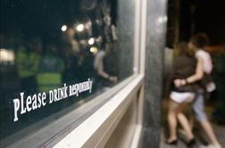Britanci mislijo, da je opijanje v tujini del nacionalnega značaja