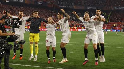 Sevilla po drami izločila Juventus, Roma v finale z neverjetnim "bunkerjem"