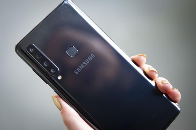 Pametni telefon Samsung Galaxy A9 bo ostal zapisan v zgodovini kot prvi s štirimi kamerami na svoji zadnji strani. | Foto: Bojan Puhek