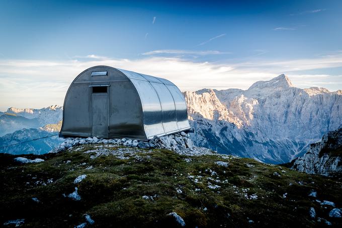 Prosto je odprt tudi Bivak 2 na Jezerih. | Foto: Anže Čokl