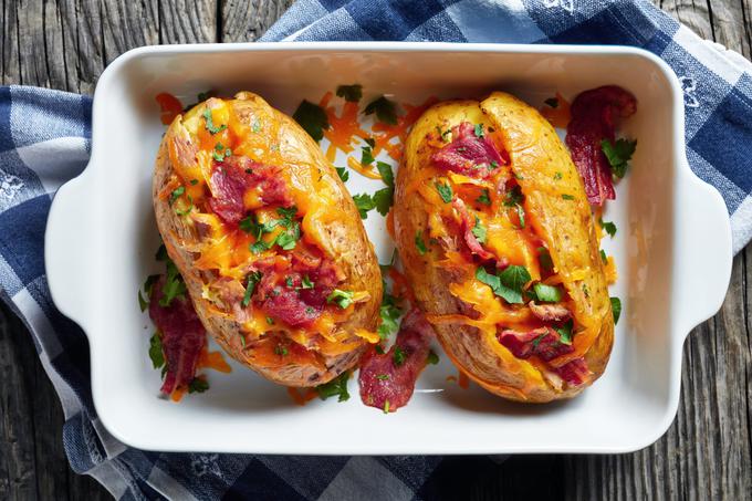 Da bodo gostje navdušeni nad vašo jedjo, izberite receptu primeren krompir.  | Foto: Getty Images
