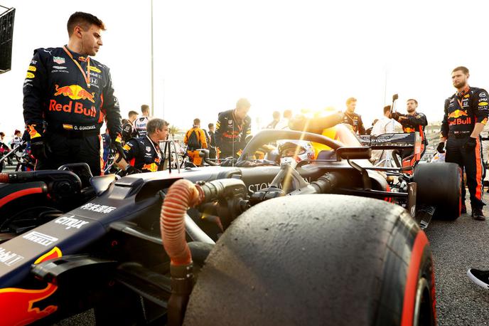 Red Bull formula 1 | Sedmerica moštev formule 1 s sedežem v Veliki Britaniji je ponudila podporo svojih tehnoloških oddelkov pri izdelavi in transportu respiratorjev. | Foto Getty Images