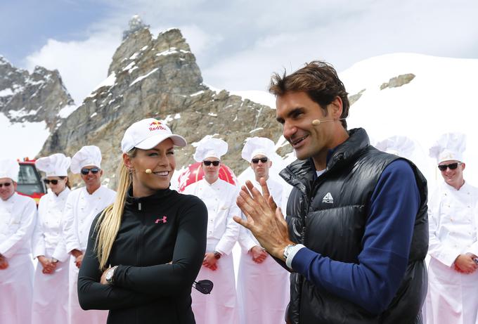 Ko Lindsey Vonn ni v vlogi tekmovalke, se rada udeležuje različnih športnih prireditev. Roger Federer je eden od njej najbolj ljubih športnikov. | Foto: Reuters