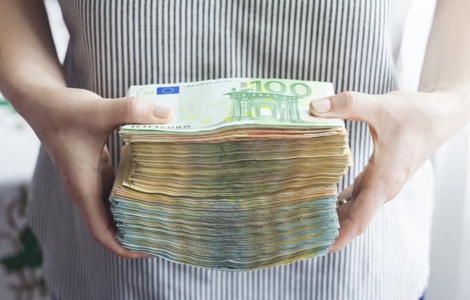 denar bankovci evro evri | Foto: Getty Images